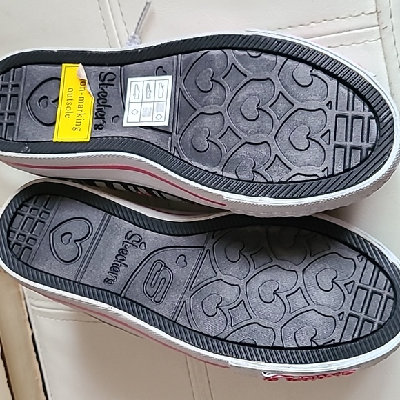 NWOT Skechers Love and Flowers girls sz 2 - Picture 5 of 5